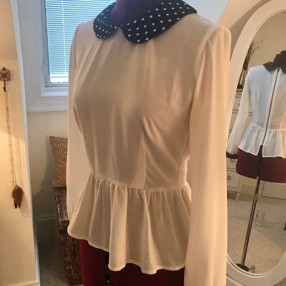Fit-and-flare cream top - Picture 2 of 3